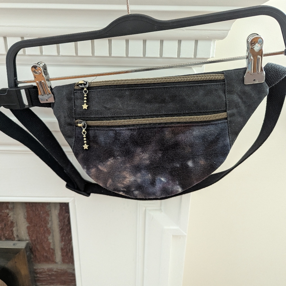 Tie-Dye Fanny Pack with Star Zippers
